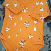 تعدادی لباس نوزادی نو نو سایز 0 تا ۳