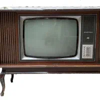 تلویزیون قدیمی مبلی