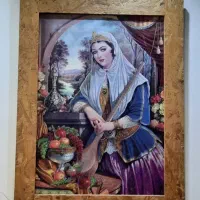 آباژور قدیمی و قاب عکسهای کوبلن بزرگ