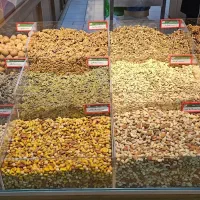 فروشنده غرفه آجیل و خشکبار اتکا