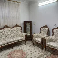 مبلمان سلتنطی همرا ه دو عدد گنجه  تمیز در حد نو