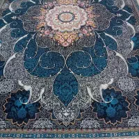 یک جفت فرش فروشی می‌باشد