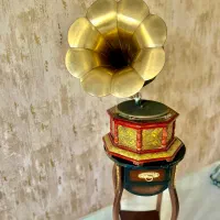 گرامافون تزیینی زیبا و عتیقه