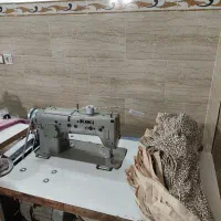 چرخکار ماهر در تولیدی لباس زیر زنانه