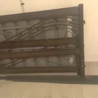 تخت دونفره فلزی سالم و درحال استفاده
