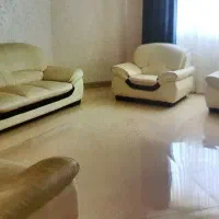 مبل ۷ نفره چرم شیری رنگ *قیمت با شما* .