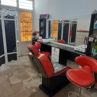 صندلی اصلاح|آرایشگاه و سالن‌های زیبایی|اراک, |دیوار