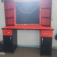 میز آرایش و آینه و صندلی