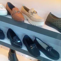 مغازه کیف و کفش انواع کفشهای مجلسی،اسپرت و غیره