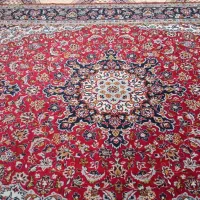 ۱عدد قالی  نخی رنگ قرمز