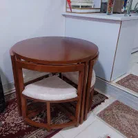 میز و صندلی ناهارخوری کم‌جا بدون خط و خش نو میباشد
