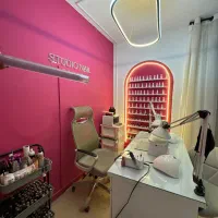 اجاره اتاق و صندلی سالن زیبایی محیط آرام خاقانی|اجارهٔ دفتر کار، اتاق اداری، مطب|اصفهان, جلفا|دیوار