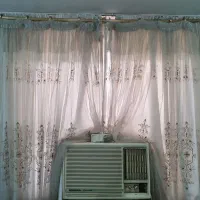 پرده نگین دار