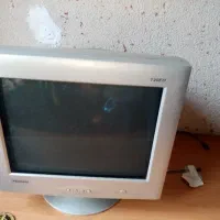 یک عدد مانیتور در حد نو