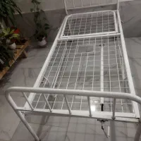 تخت بیمارستانی