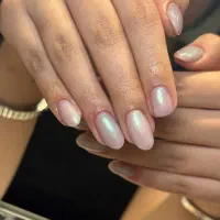 تخفیف ویژه کاشت ناخن فقط فقط299