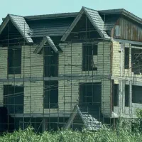 طراحی و اجرای سقف شیروانی با سبک مدرن و جدید .