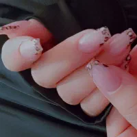 کاشت و خدمات ناخن تخفیف ویژه ۲۸۰