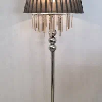 آباژور ایستاده