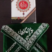 تعدادی کتاب تاریخی و رمان و قرآن|کتاب و مجله تاریخی|کرمان, |دیوار