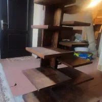 استند و ویترین تمام چوب در حد نو