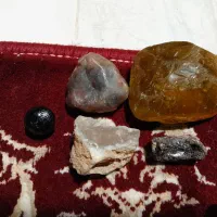 تعدادی سنگ