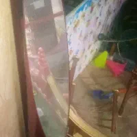 اینه قدی ایستاده