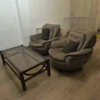 دو عدد مبل گردان راحت با میز وسط