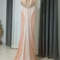 یک عدد لباس مجلسی و کیف و کفش مجلسی|لباس|بومهن, |دیوار