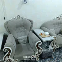 عسلی شیک تمیز کم جا وسط دو تا مبل قرار میشه