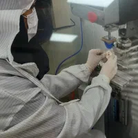 اپراتور تزریق پلاستیک درکارخانه تولیدتجهیزات پزشکی