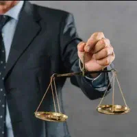 وکیل پایه یک دادگستری