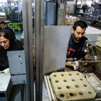 جذب نیرو ماهر و ساده