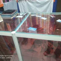 ویترین شیشه ای