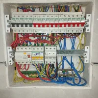 استخدام نیروی برقکار نیمه ماهر و شاگرد و کارآموز