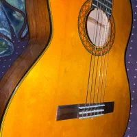 گیتار C70 اصلی اندونزی خیلی کم استفاده شده