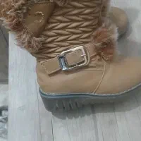 پوتین بچه گانه در حد فقط یه لنگ سر زنجیر خراب هست