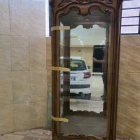 ویترین چوب گردو منبت کاری شده