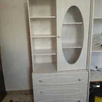 یک عدد کمد کاملآ ام در اف ویک عددتخت فلزی