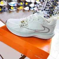 همه‌ی مدل‌ها ،،بزرگپا مردانه،، سایز ۴۴ تا ۴۷ هستن