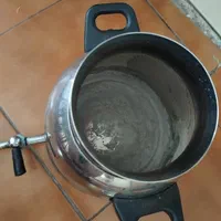 ظروف|ظروف پخت‌وپز|رشت, سعدی (تختی)|دیوار