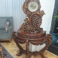 ساعت دوتیکه ایستاده