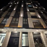 زمین مسکونی 240متری درب ساختمان نیروانتظامی فاز دو