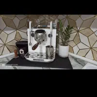 قهوه ساز در حد نو ب آب شهری وصل میشه