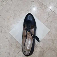 کفش پاشنه دار نو رنگ سورمه ای چرم سایز ۳۸|کیف، کفش، کمربند|تهران, دانشگاه شریف|دیوار