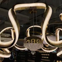 لوستر وارداتی کاملا سالم ونو|لوستر و چراغ آویز|اهواز, شهرک اکباتان|دیوار