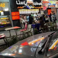 چند نفر نیروی کار در فست وفود