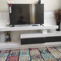 میز تلویزیون و گلیم فرش شش متری