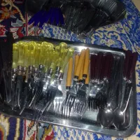 پارچ وظرف گل قرمز