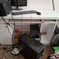 کامپیوتر میزش